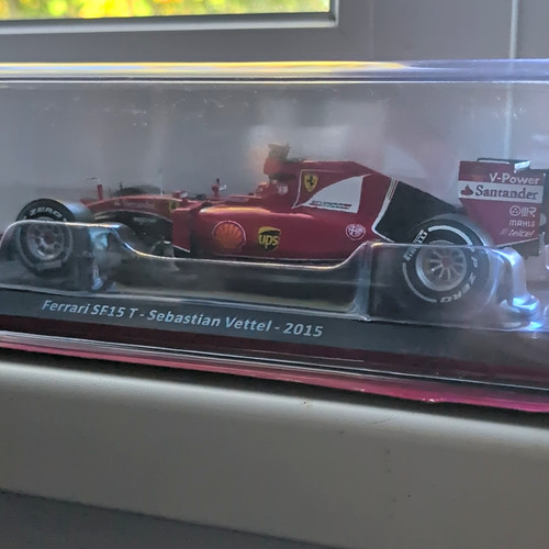 Ferrari sf15 2015 diecast - ferrari, t